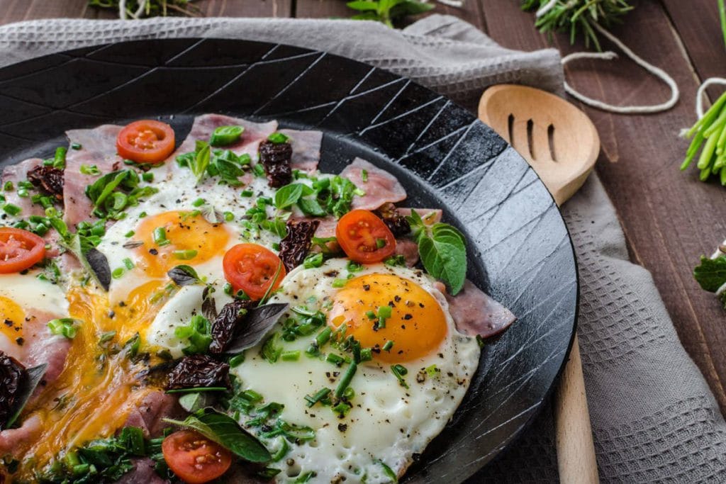 śniadania białkowo - tłuszczowe