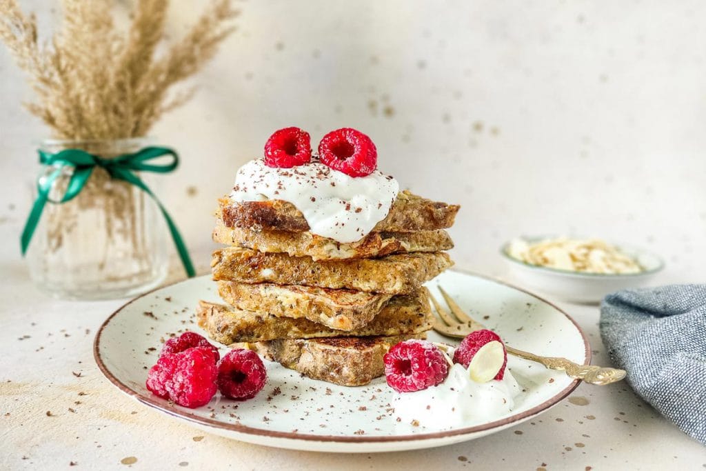 tosty francuskie z owocami