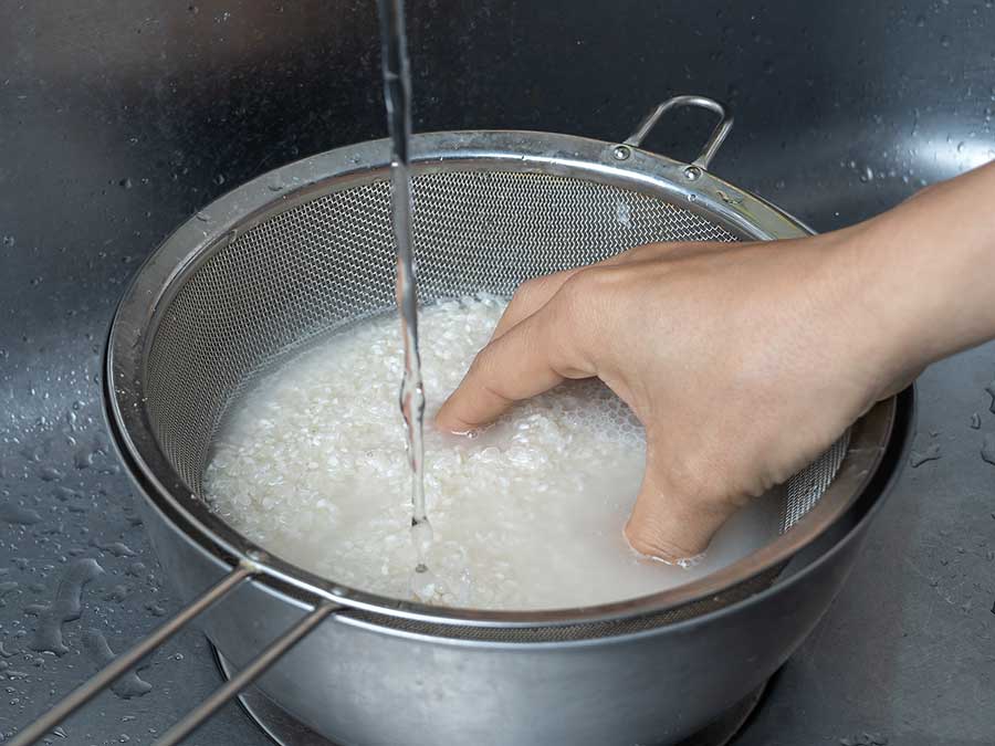 mycie ryżu